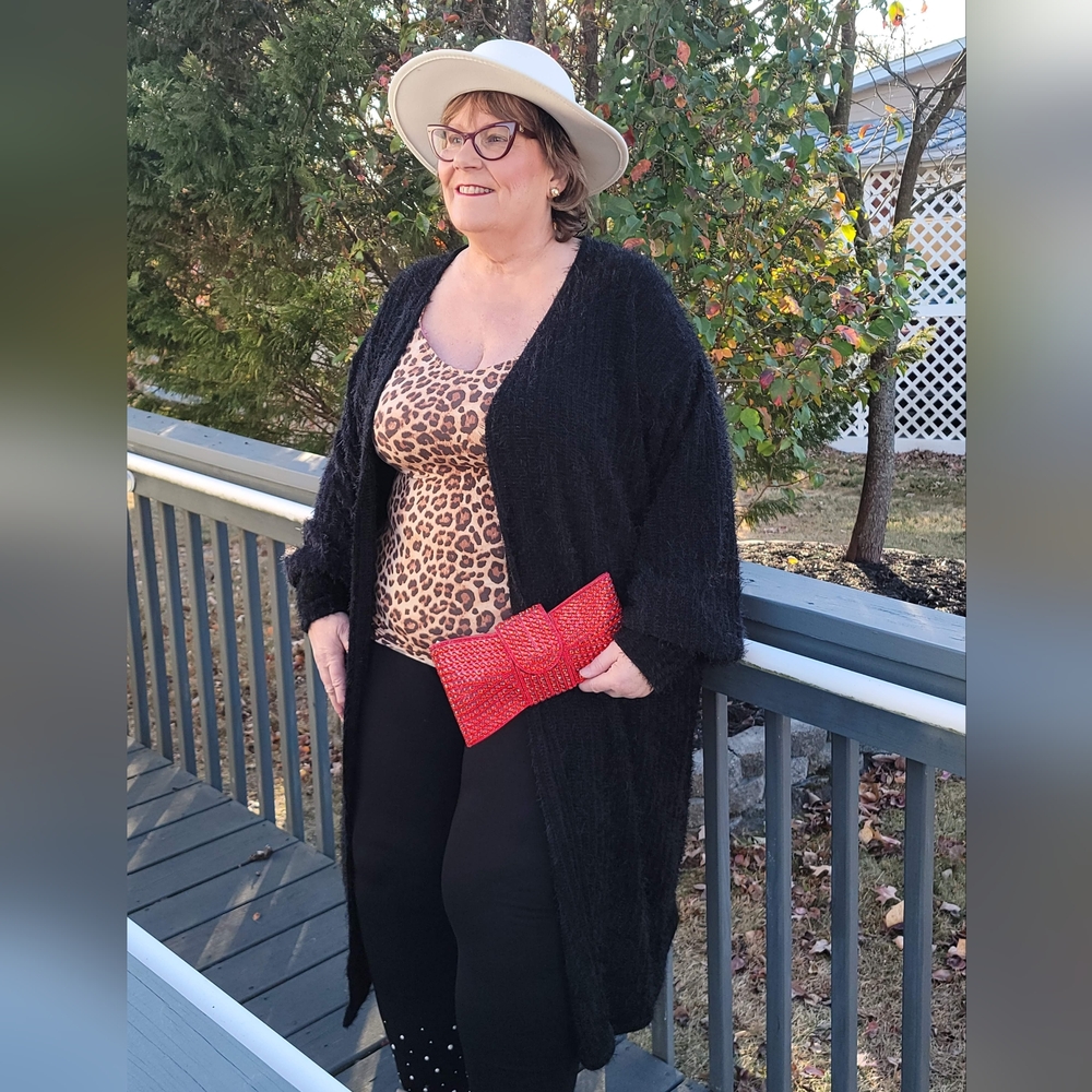 NEW NWOT LIVD Apparel Plus Size Black Serilda Faux Feather Long Cardigan Sz 3X - Picture 5 of 7